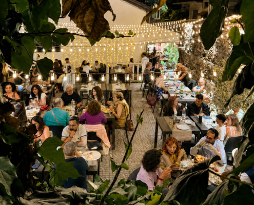 Terrazza esterna del ristorante Anima e Cozze a Nicolosi