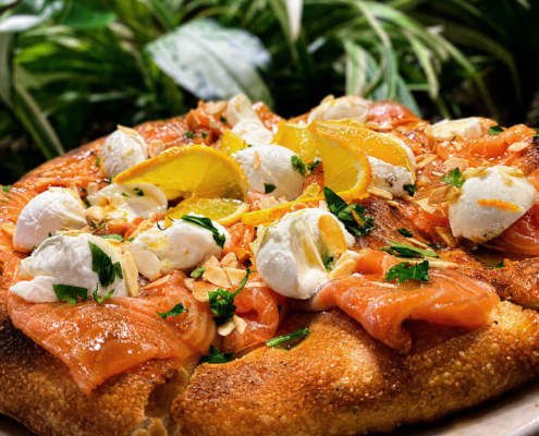 Pizza gourmet preparata nella pizzeria Anima e Cozze a Nicolosi